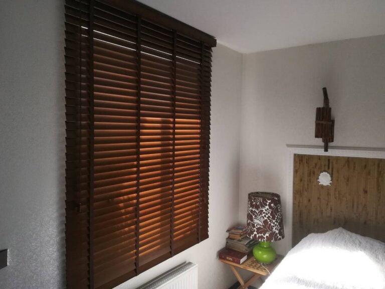 img 03dadb1b8b18c524368b47fcb16ce505 v