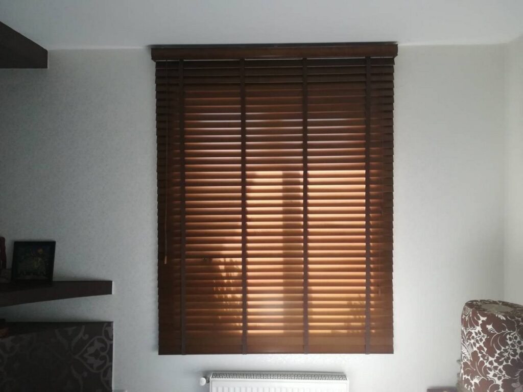 Дерев яні горизонтальні жалюзі 50мм